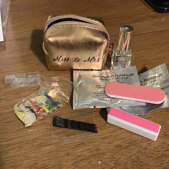 Miss to Mrs wedding day emergency kit - Picture 2 of 2